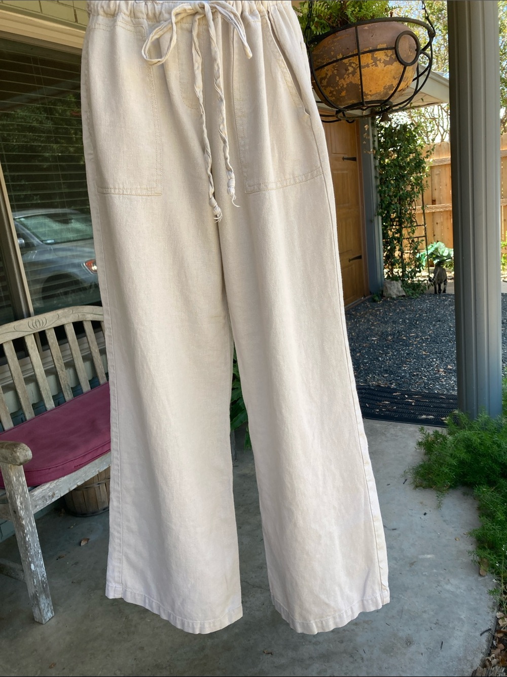 Chadwicks Cream Wide-Leg Drawstring Pants, size petite small. 27” inseam.